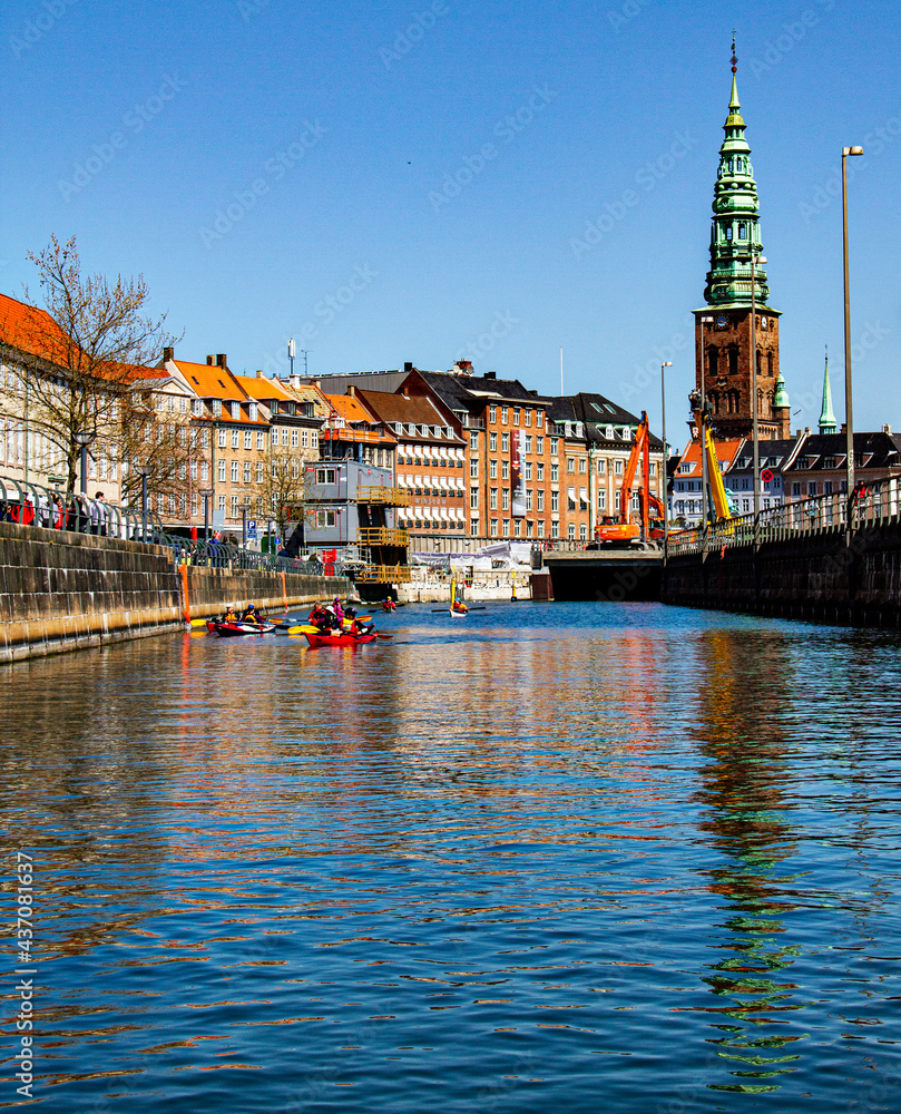 Fototapeta premium beautiful canal view of Copenhagen