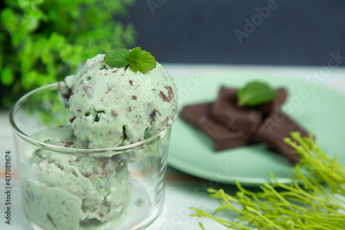 チョコミントの爽やかなアイスクリーム