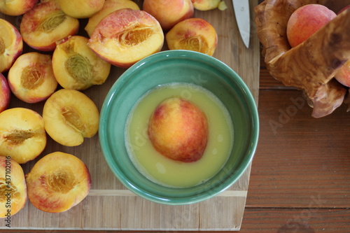 preserving peaches for freezing