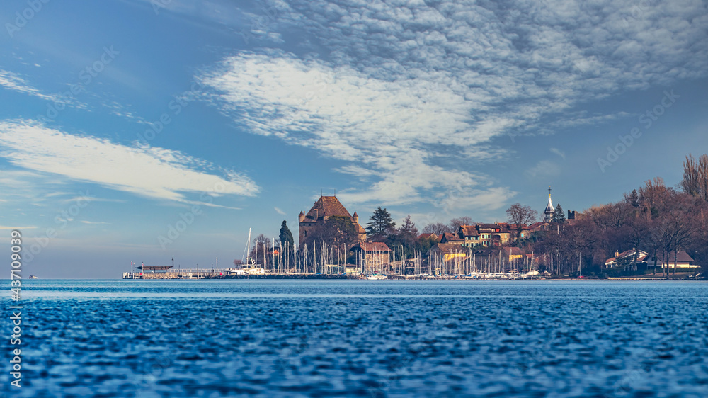 Naklejka premium le chateau d'Yvoire depuis le lac