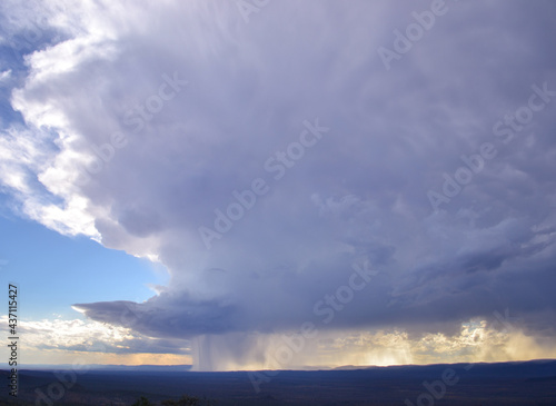 A storm to come, captured in the Eastern Cape in the Karoo © Quintin