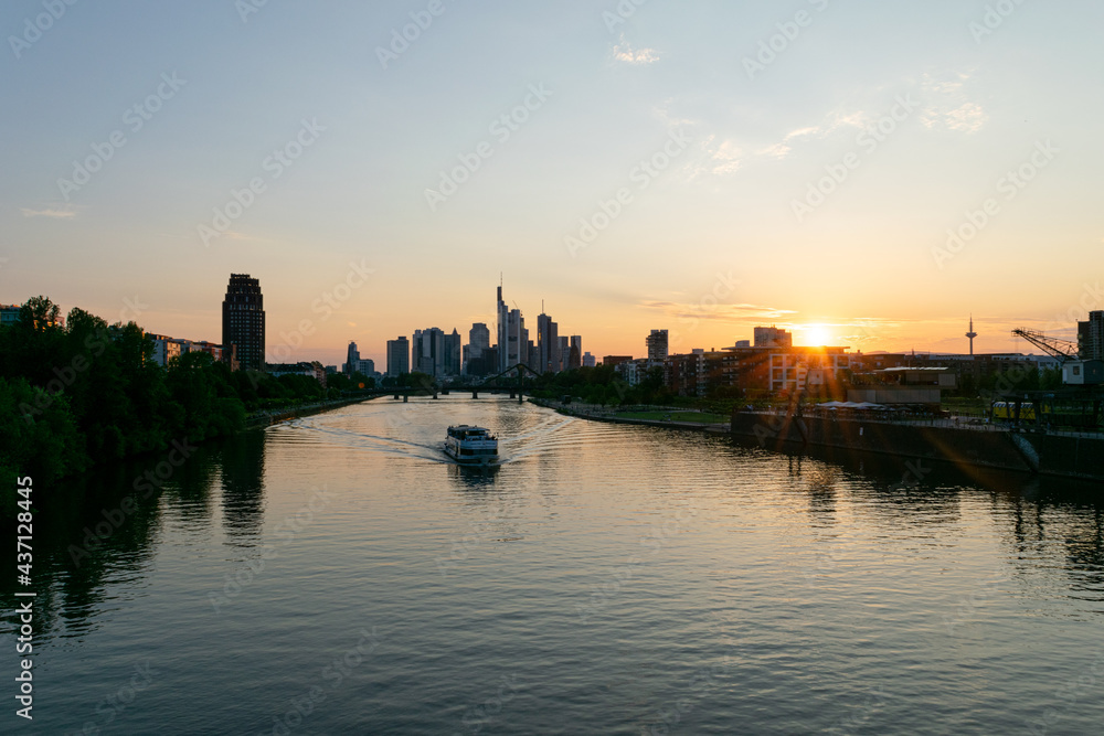 Frankfurt am Main im Sonnenuntergang