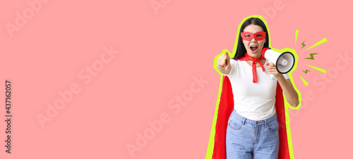Screaming woman in superher...