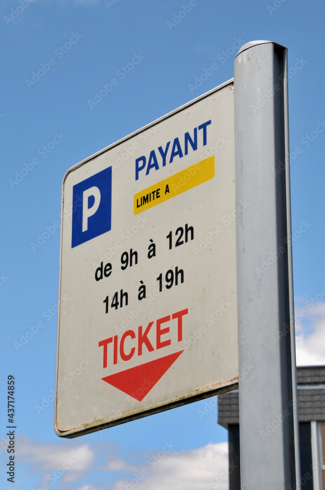 Panneau de signalisation français indiquant un parking payant