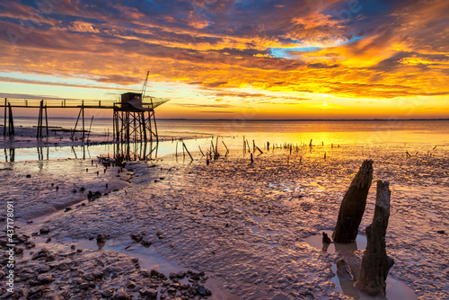 Fotografi Sunset on beach on Atlantic coast near La Rochelle, Charente-Maritime, France