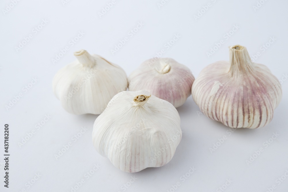 Obraz premium Garlic Isolated on white background