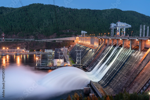 Krasnoyarsk hydroelectric power station-draining water from two locks in the evening to prevent the risk of flooding photo