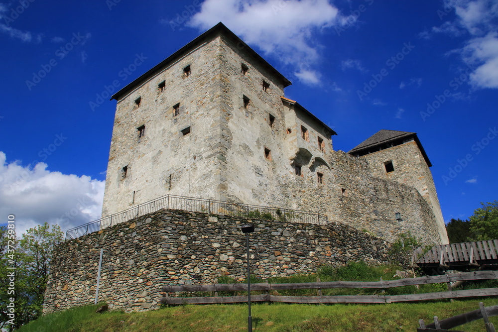 Burg und Festung bei Kaprun in Österreich