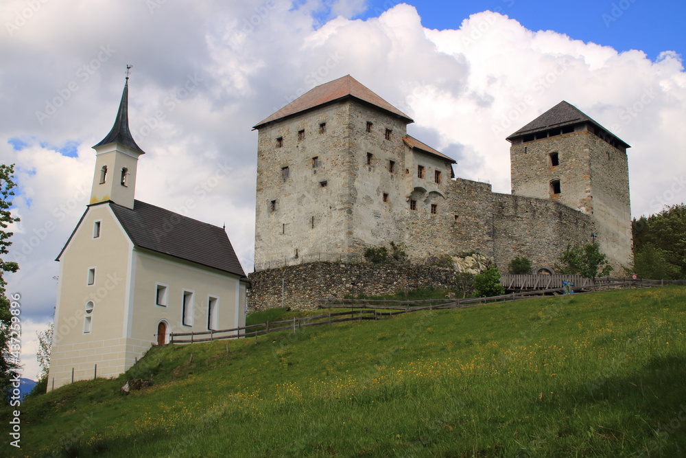 Burg und Festung bei Kaprun in Österreich