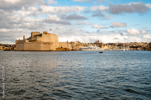 Malta, view of the harbor © Valentina