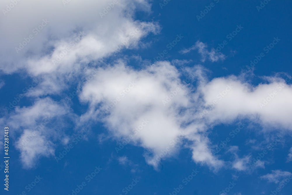 Fototapeta premium Blue sky with beautiful clouds.