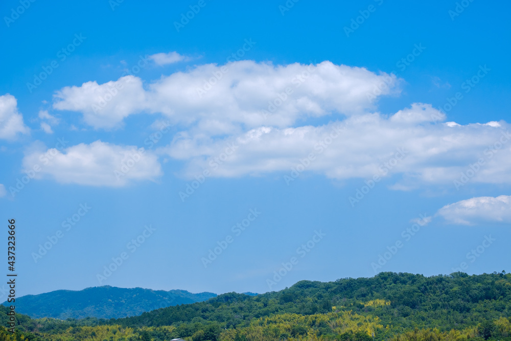 青空　空　雲　初夏の空　背景　背景素材　6月　