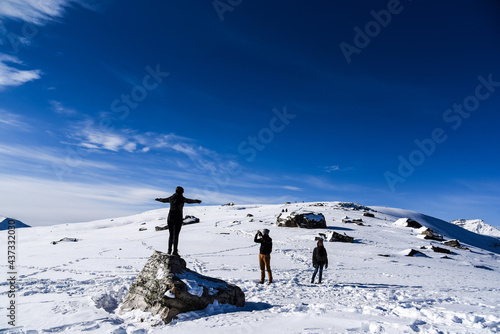 제스퍼 로키 휘슬러 산위에서 촬영중인 사람들, Jasper Rocky Whistler, people filming on the mountain.