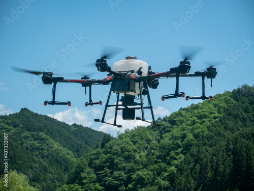 Wallpaper Mural 農業用の産業ドローン Torontodigital.ca