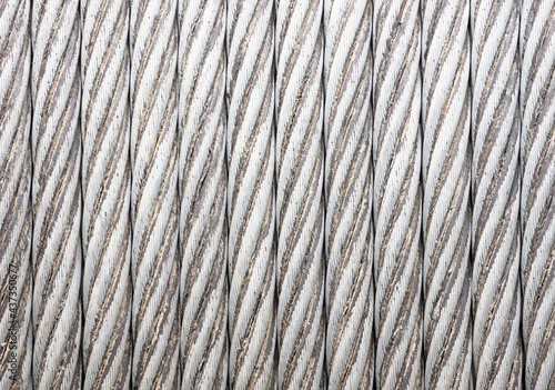 Vertical stranded rolled metal cable