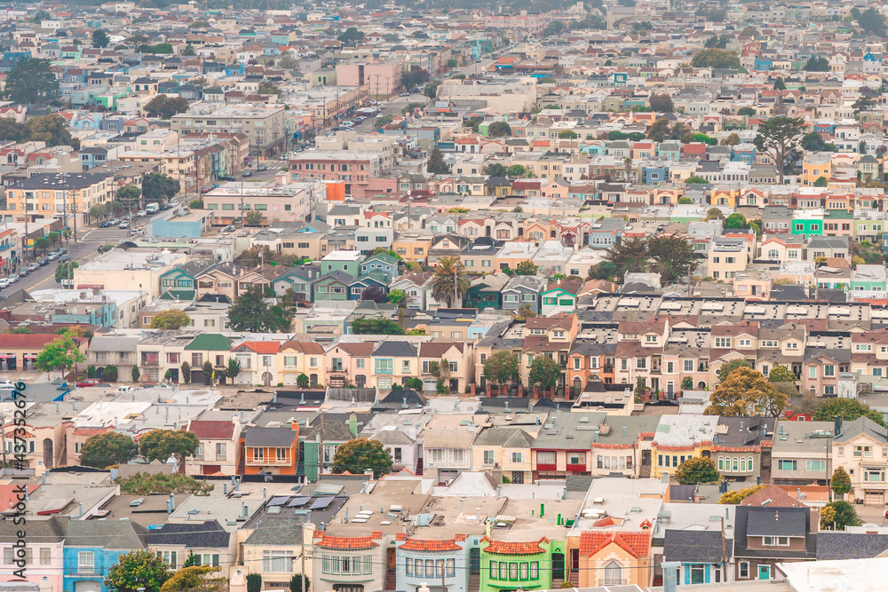 Panoramic view of the city of San Francisco in a residential area from a high hill