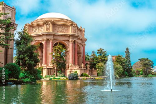 Palace of Fine Arts surrounded by flowers and trees in San Francisco