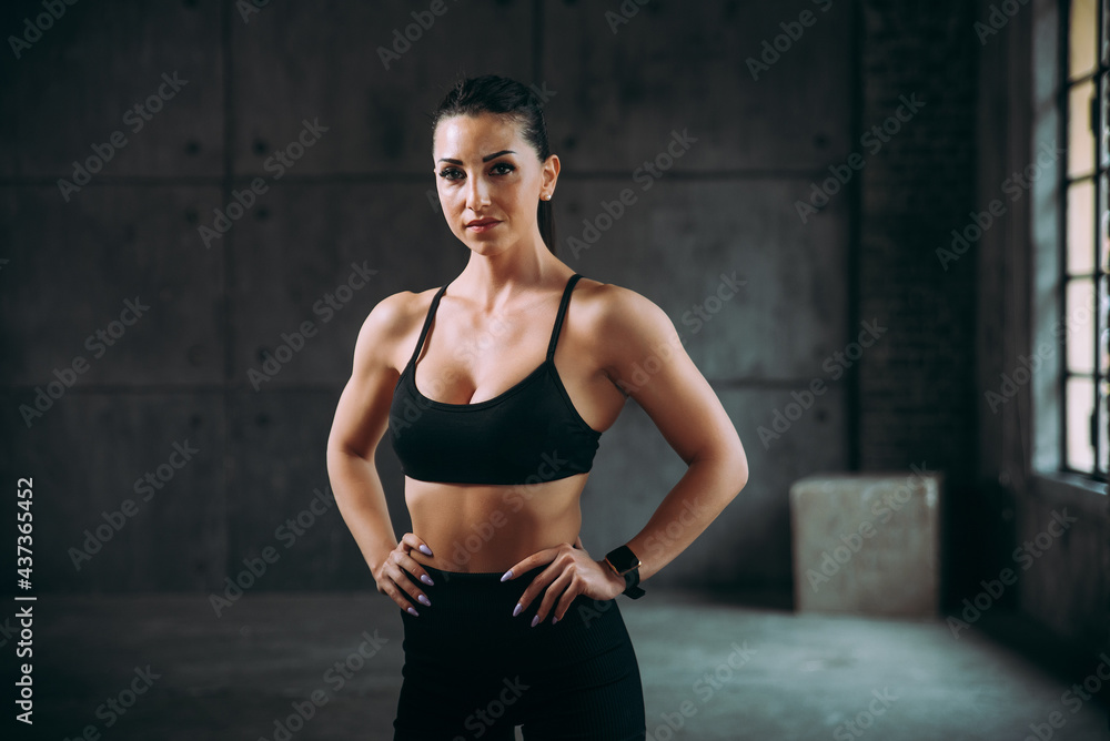female bodybuilder training at the gym