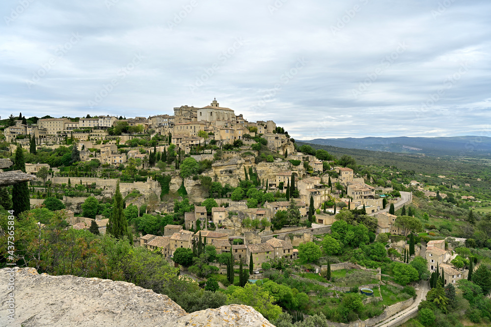 Panorama de Gordes village provençal