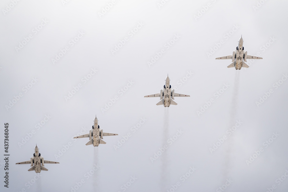 Moscow Russia May 05 2021 Sukhoi SU 24 Flying Over Red Square   1000 F 437368045 OChRe53PdFOQygJiU44Ux62HiRDEOMOc 