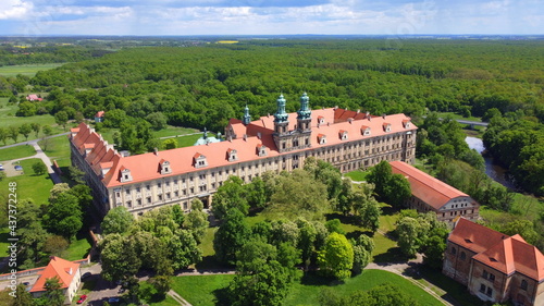 Opactwo Cystersów w Lubiążu, cysterski zespół klasztorny, jeden z największych zabytków tej klasy w Europie, będący największym opactwem cysterskim na świecie