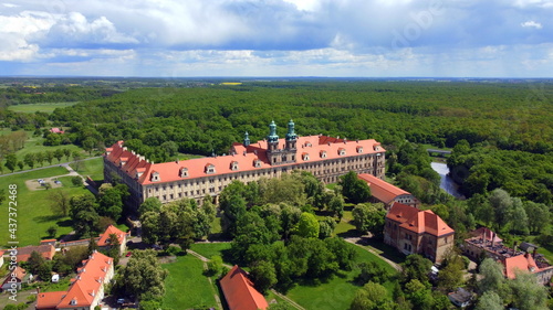 Opactwo Cystersów w Lubiążu, cysterski zespół klasztorny, jeden z największych zabytków tej klasy w Europie, będący największym opactwem cysterskim na świecie