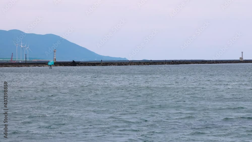 波のスローモーション 三国サンセットビーチ 春の海 波のスローモーション 三国サンセットビーチ 春の海