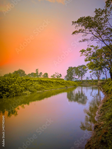 Fototapeta Naklejka Na Ścianę i Meble -  sunset over the river