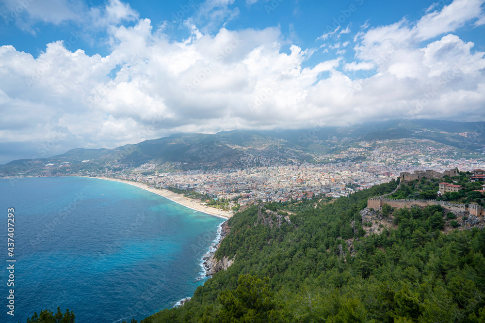 The Alanya castle has a castle wall of 6.5 km length, 140 towers, about 400 cisterns, doors with inscriptions and as an open air museum reflects Seljuk art at its best.