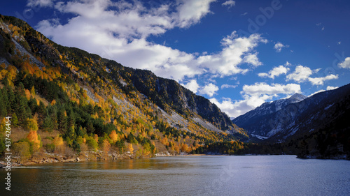 Photos Aiguamòg reservoir in autumn (Aran Valley, Catalonia, Spain, Pyrenees)