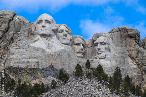 mount rushmore national monument