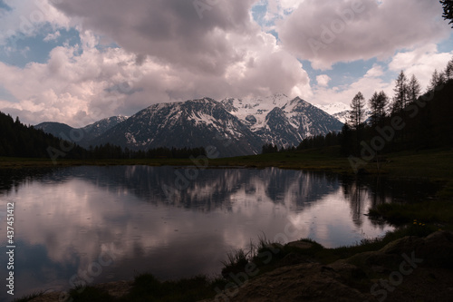 lago montagna alba tramonto 