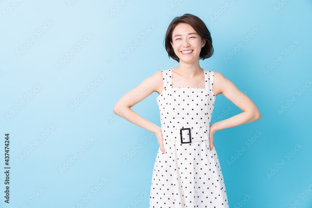 笑顔の女性 笑顔の女性