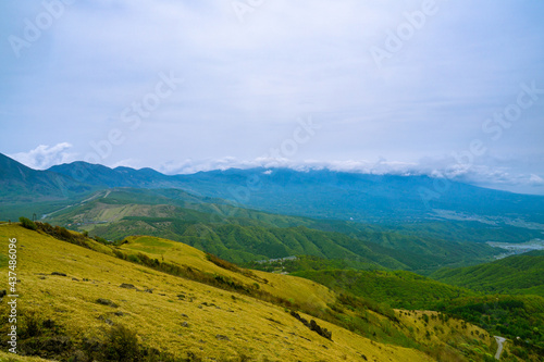 車山 山頂からの眺望 霧ヶ峰 5月 © Nao