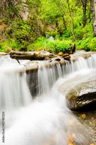 Cascada en un rio de Andorra