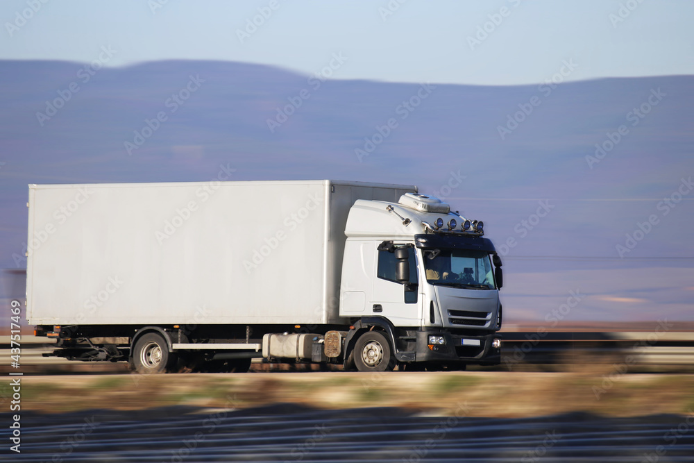 Symbolbild: LKW auf der Autobahn Symbolbild: LKW auf der Autobahn