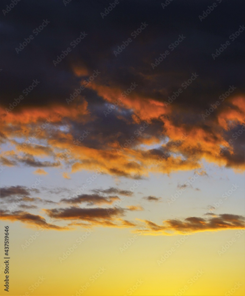 Obraz premium Evening sky during sunset