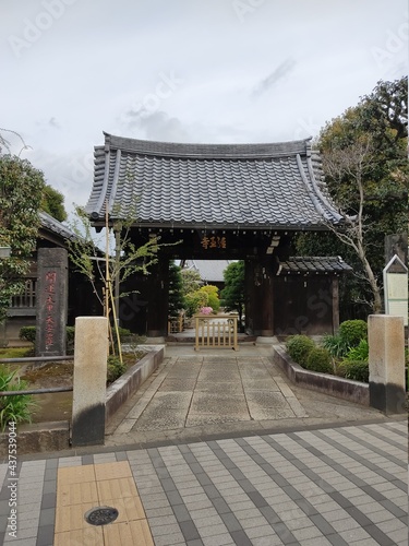 春の寺