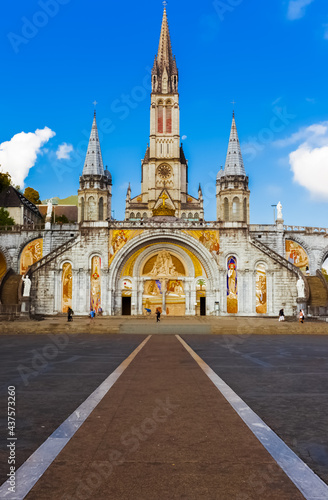 Basilique de Lourdes, France 