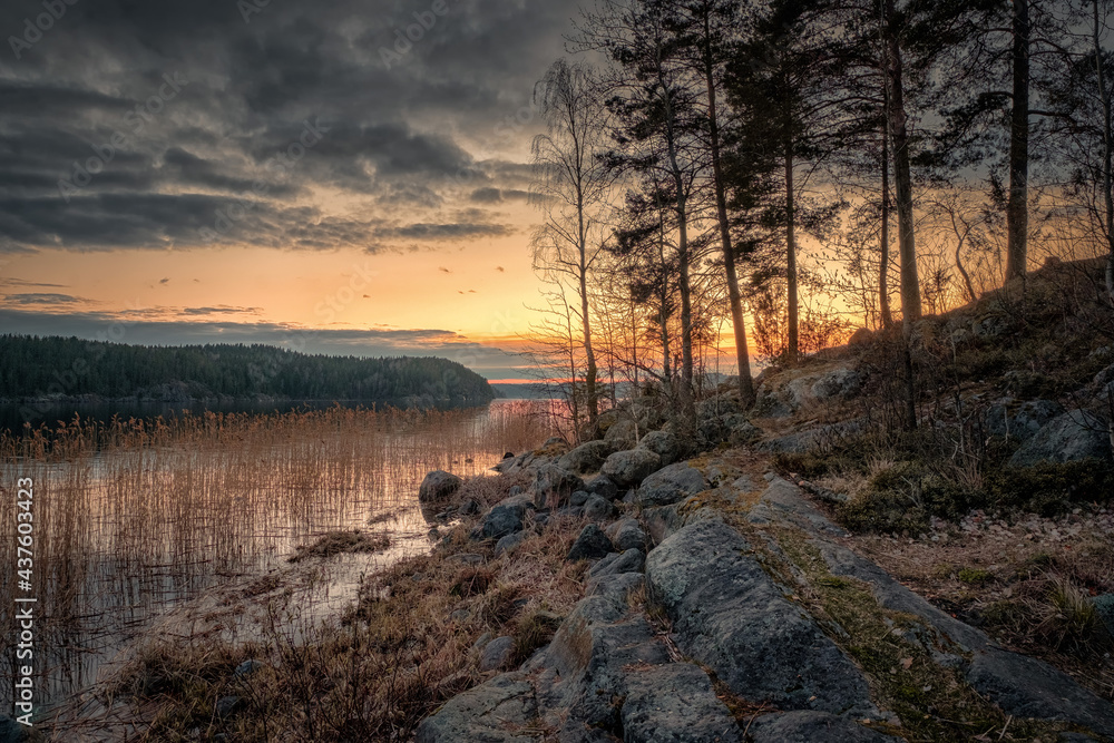 Sunset in Kiryavalahti Bay in the north of Ladoga Sunset in Kiryavalahti Bay in the north of Ladoga