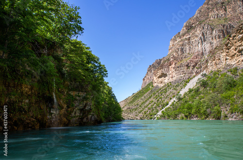 Walk along the canyon of the Sulak River in May © Анна Костенко
