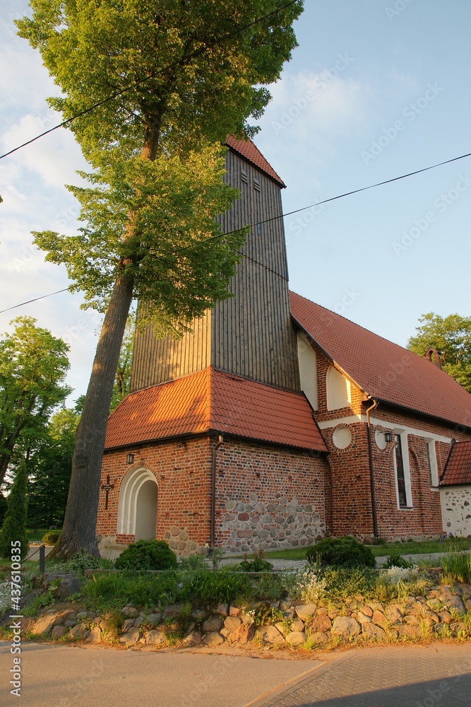 Olsztyn. Gutkowo. Kościół św. Wawrzyńca. Polska - Mazury - Warmia. Olsztyn. Gutkowo. Kościół św. Wawrzyńca. Polska - Mazury - Warmia.