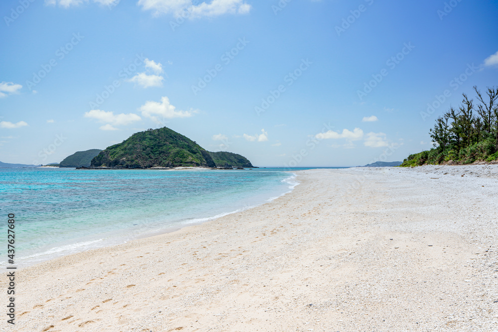 古座間ビーチ（座間味島）