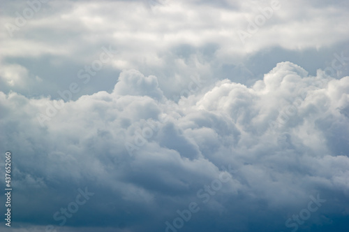 Fototapeta Naklejka Na Ścianę i Meble -  Thunderclouds in the sky on a spring day