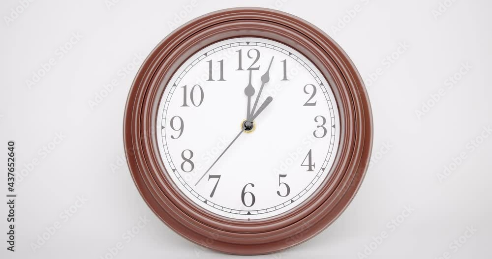 Classic style watch, brown case Tell me the noon time, it's time to have lunch. Classic style watch, brown case Tell me the noon time, it's time to have lunch.