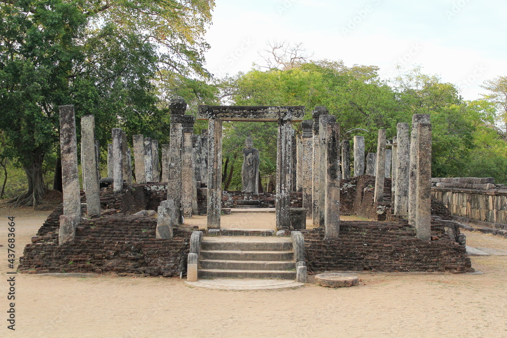 An ancient structure dating back to the Kingdom of Polonnaruwa of Sri Lanka. It is believed to have been built during the reign of Parakramabahu I to hold the Relic of the tooth of the Buddha.