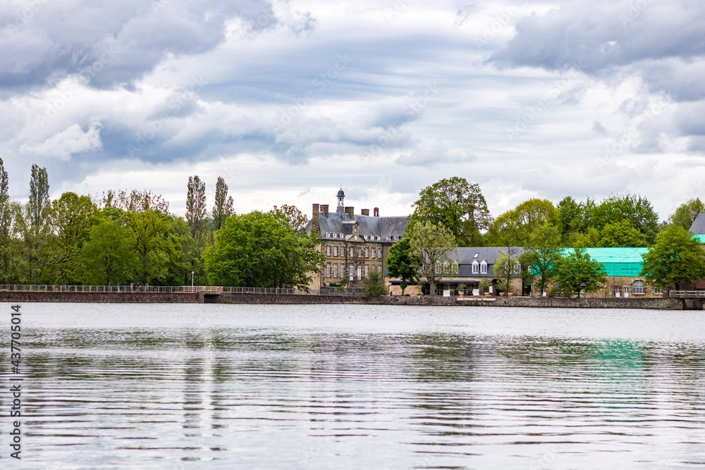 Château de Flers par temps nuageux (Normandie) 