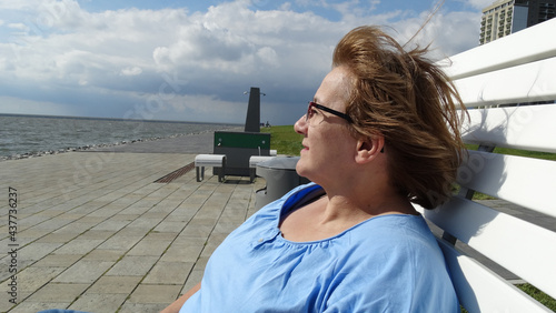Sonnenbad am Strand von Büsum