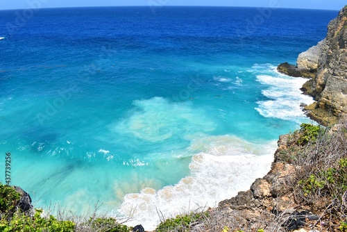 Wallpaper Mural Falaise à Anse Bertrand en Guadeloupe Torontodigital.ca