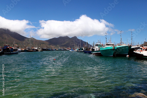 Boats laying at anchor in Hout bay